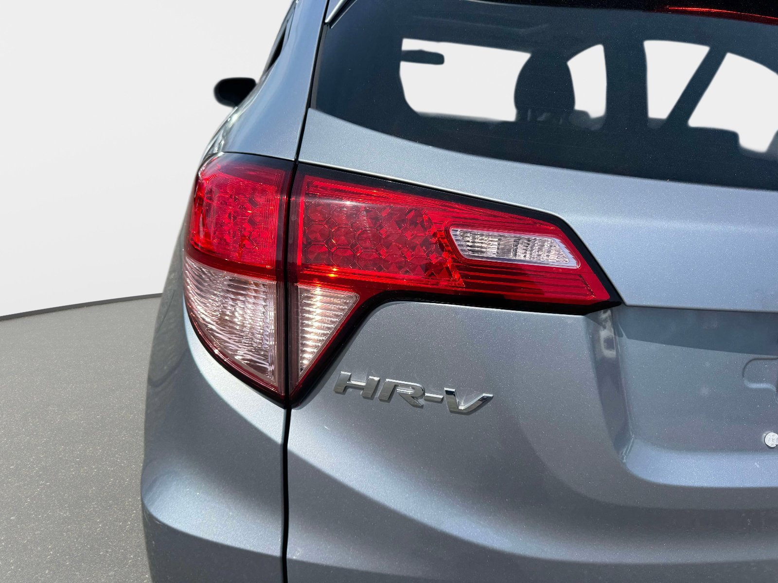 Used 2018 Honda HR-V EX image 9