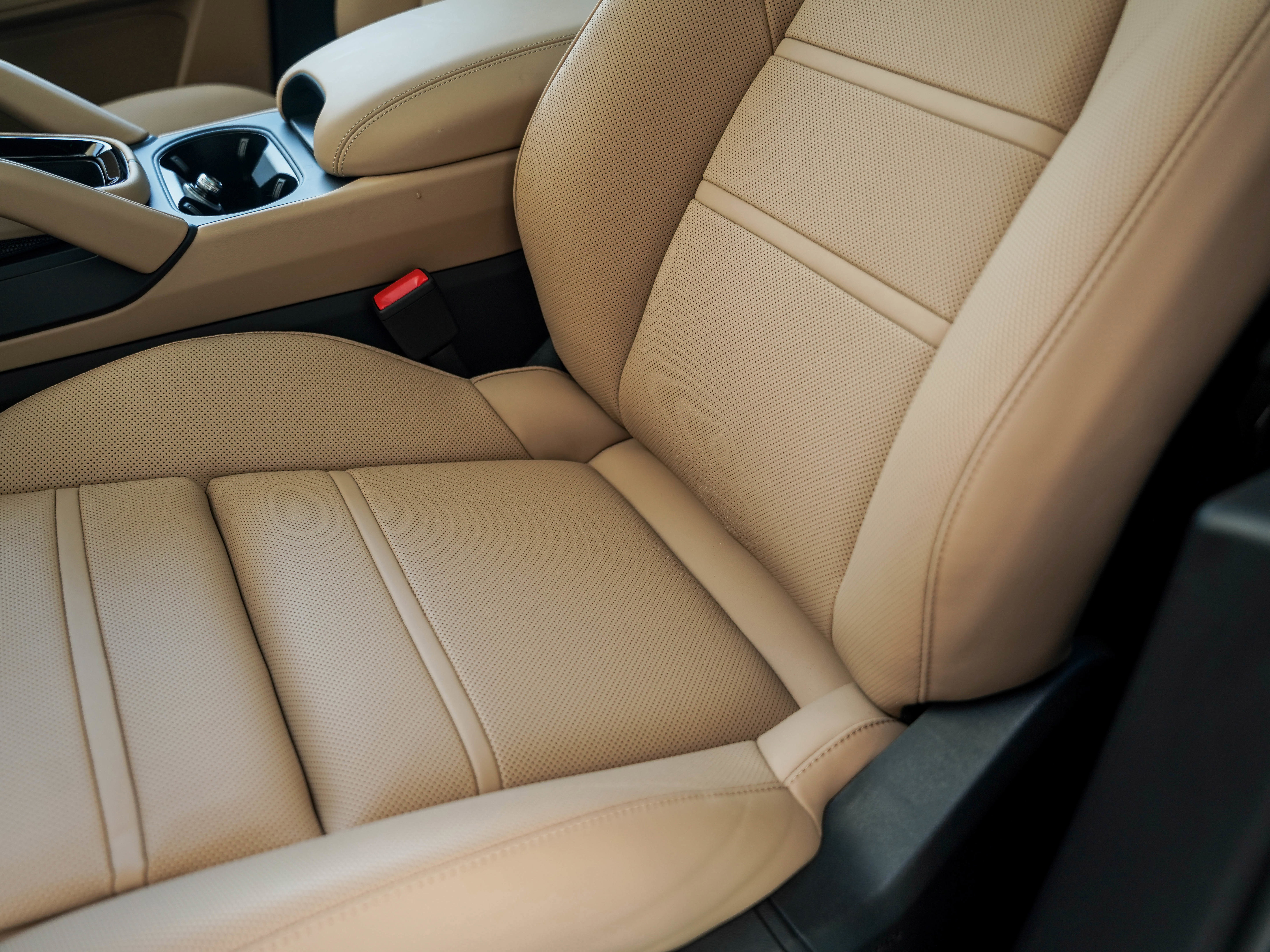 New 2025 Porsche Cayenne image 22