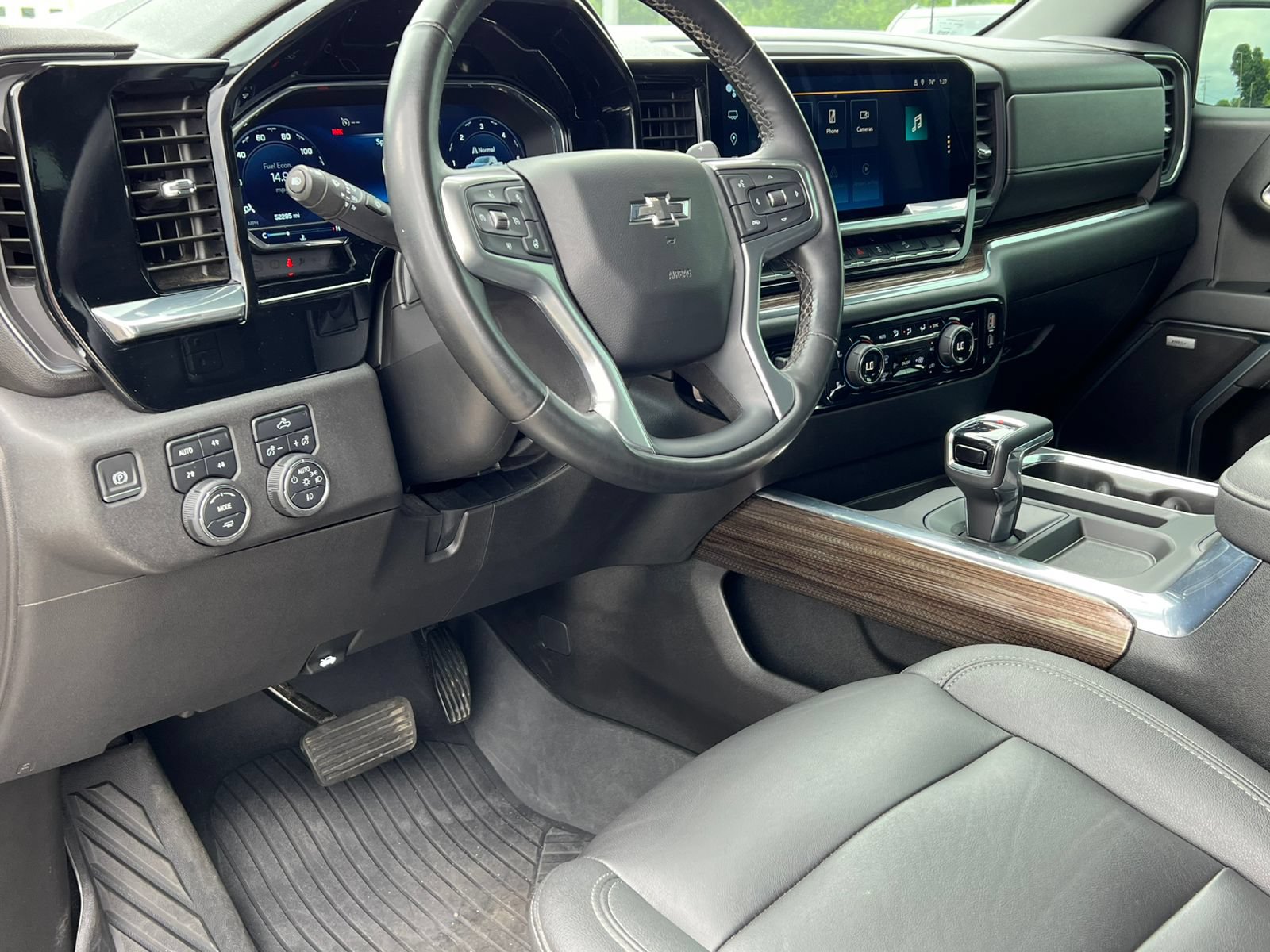 Certified 2023 Chevrolet Silverado 1500 RST AWD/4WD image 27