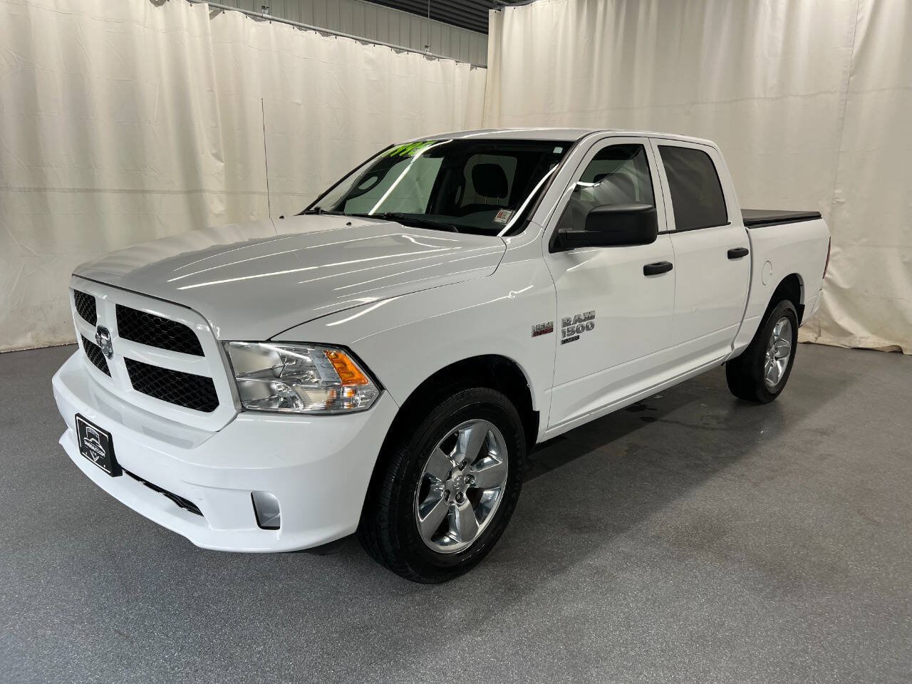 Used 2019 RAM 1500 Express w/ Express Value Package AWD/4WD image 1