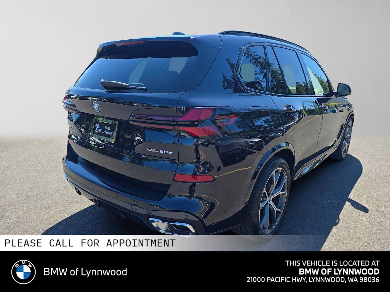 New 2026 BMW X5 xDrive50e w/ M Sport Package AWD/4WD image 3