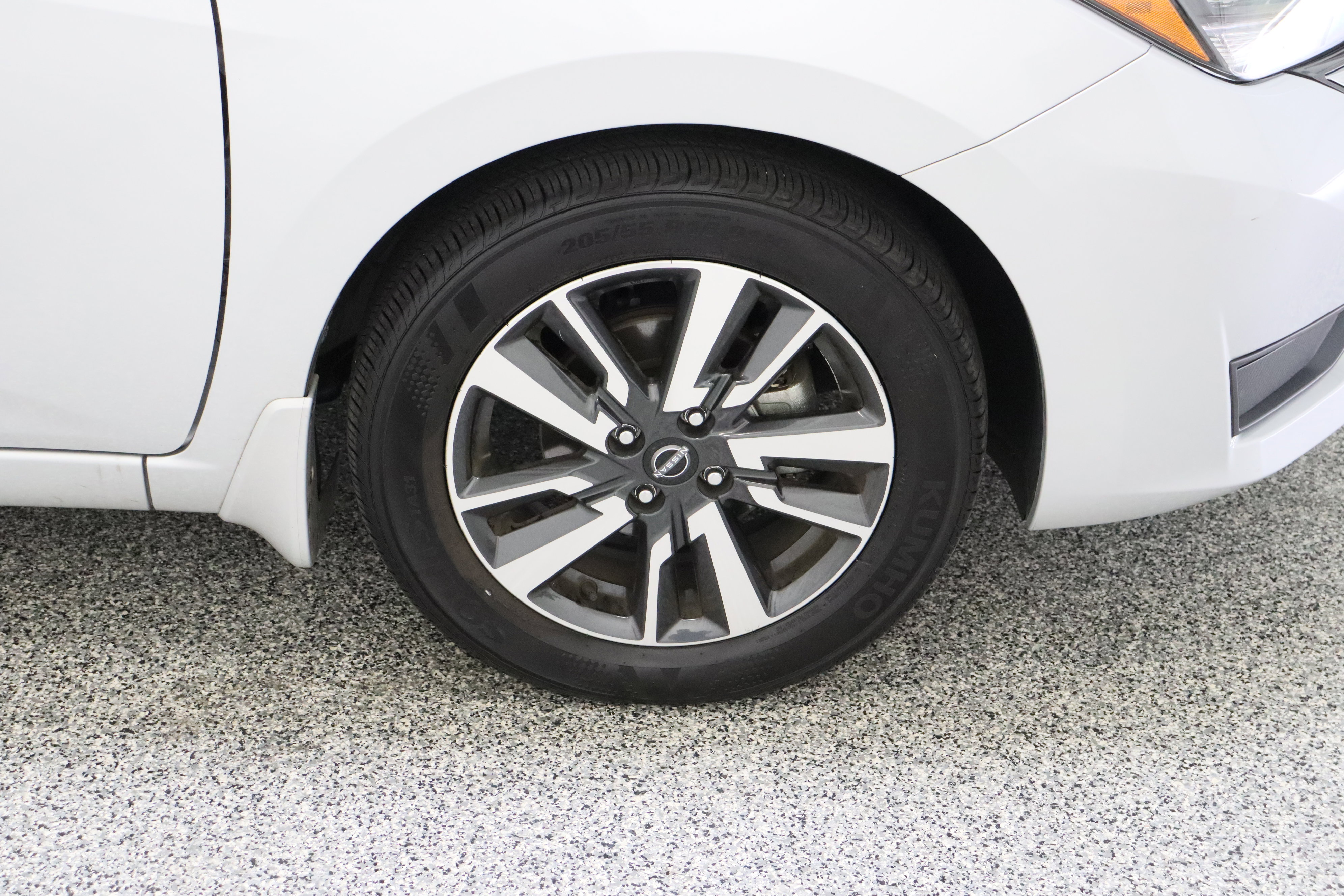 Used 2025 Nissan Versa SV w/ Trunk Package image 5