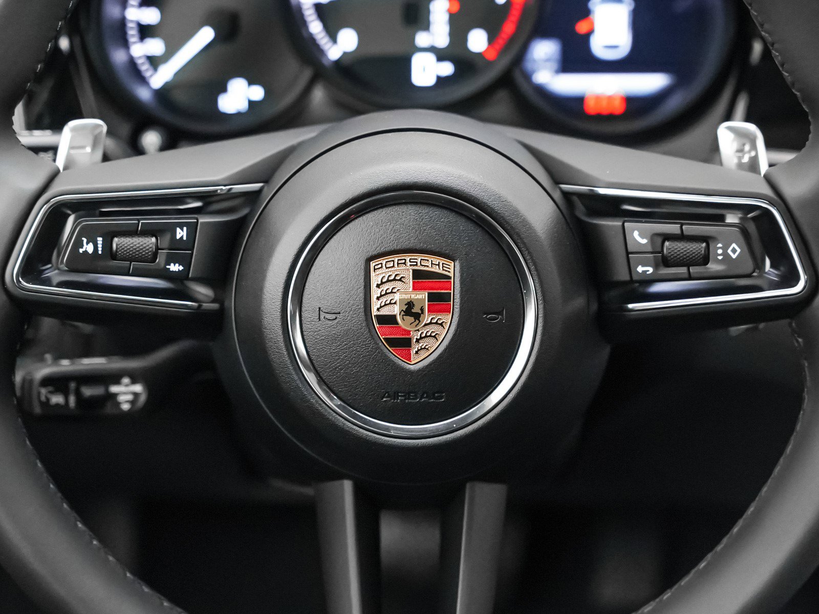 New 2026 Porsche Macan image 17