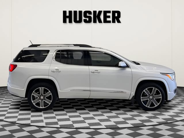Used 2017 GMC Acadia Denali w/ Technology Package image 2