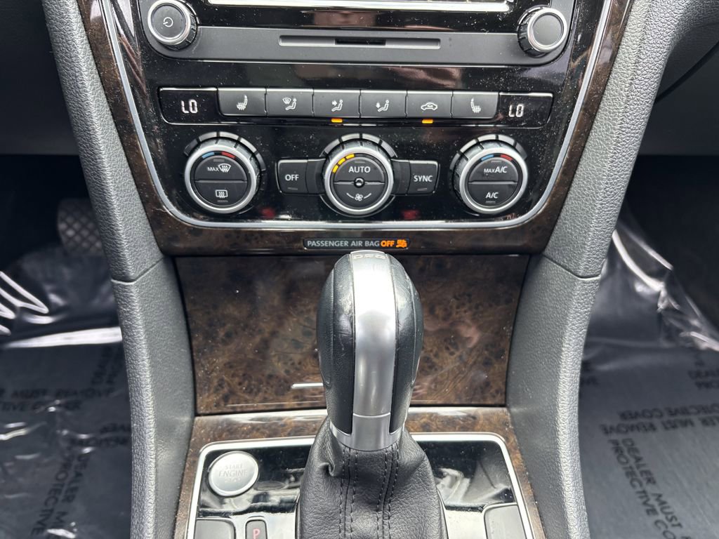 Used 2015 Volkswagen Passat TDI SEL Premium image 19