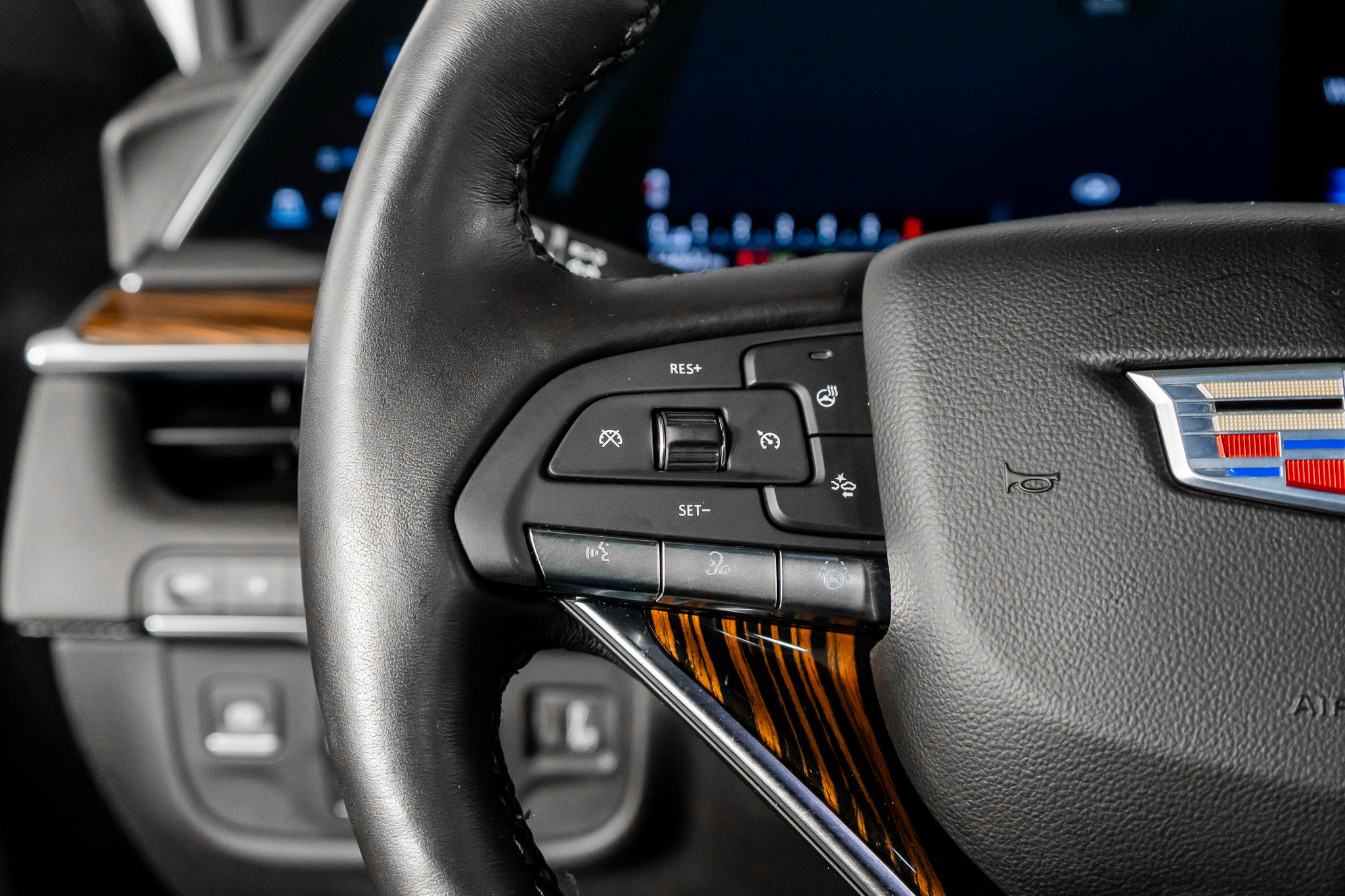 Used 2024 Cadillac Escalade ESV Premium Luxury image 44