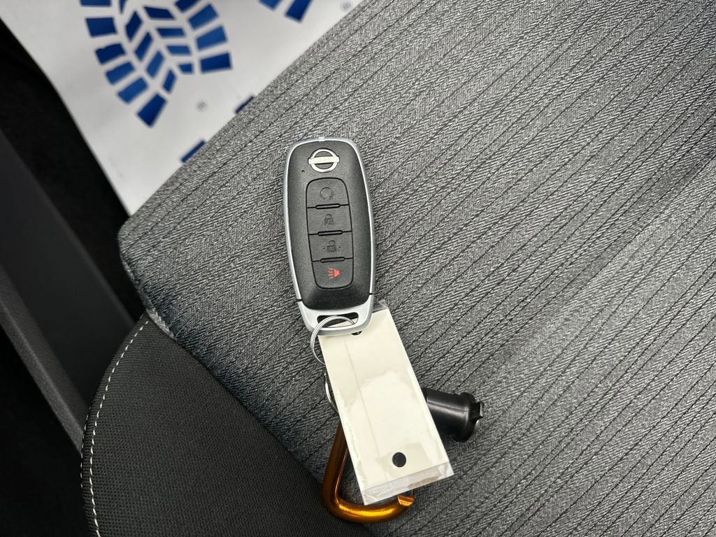 Used 2023 Nissan Rogue SV image 27