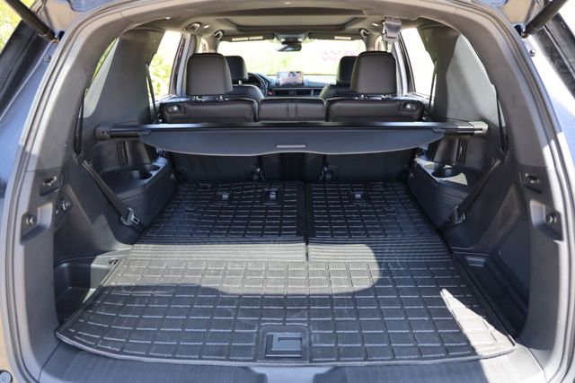 Certified 2025 Honda Pilot Black Edition image 14