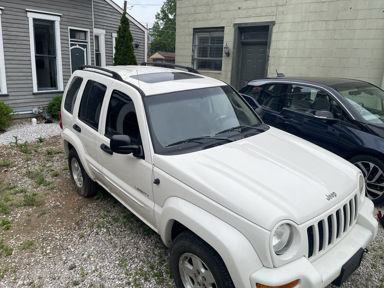 Used 2004 Jeep Liberty Limited AWD/4WD image 13