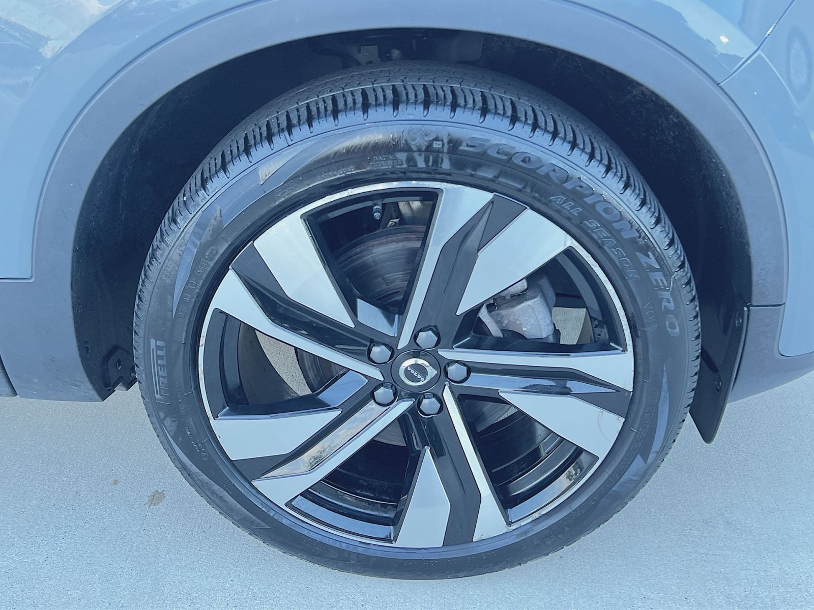 Certified 2023 Volvo XC40 B5 Plus w/ Climate Package AWD/4WD image 12
