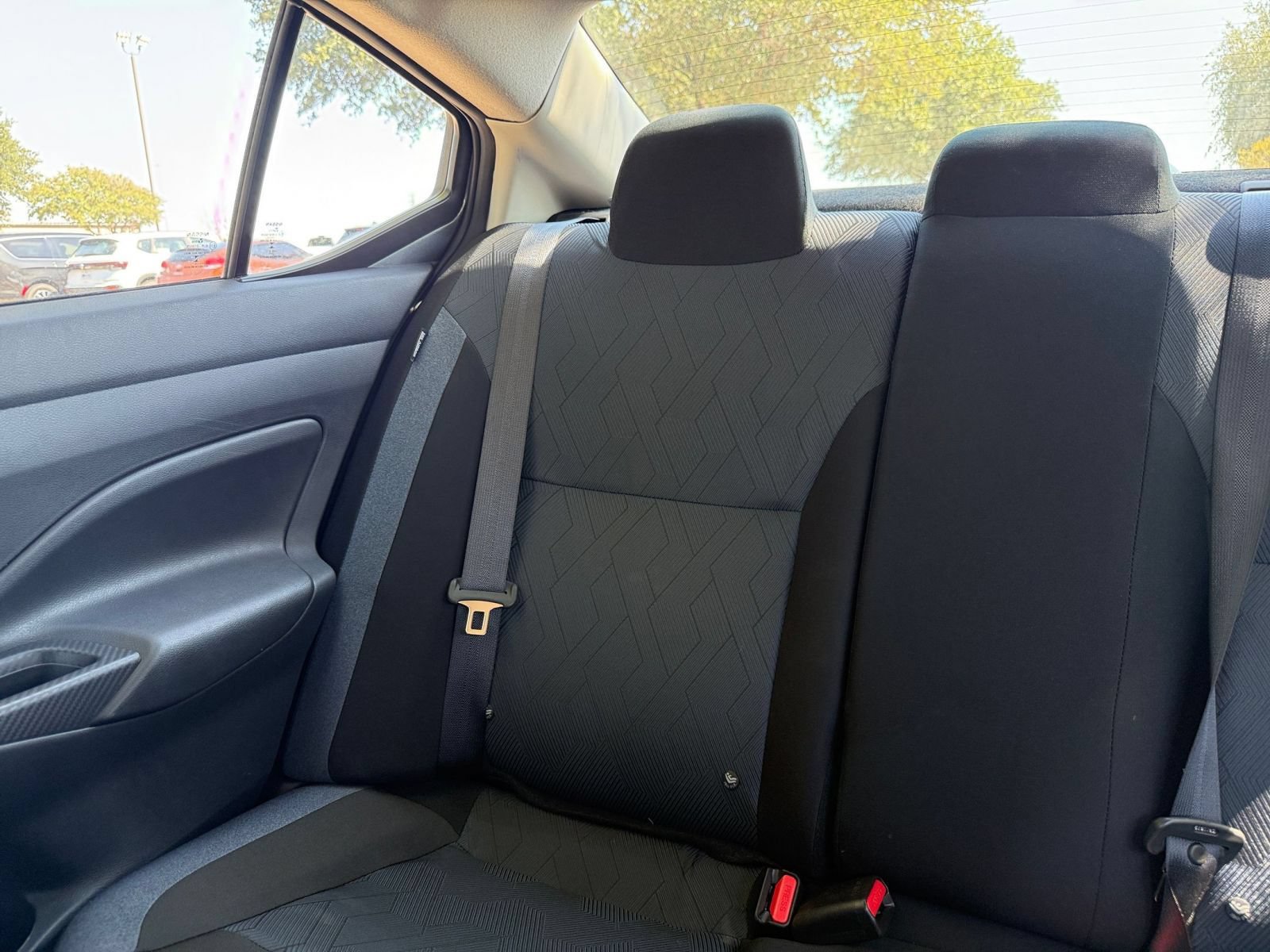 Used 2025 Nissan Versa SV FWD image 34