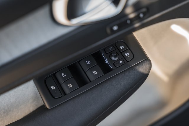 New 2026 Volvo XC40 B5 Plus w/ Protection Package Premier image 39