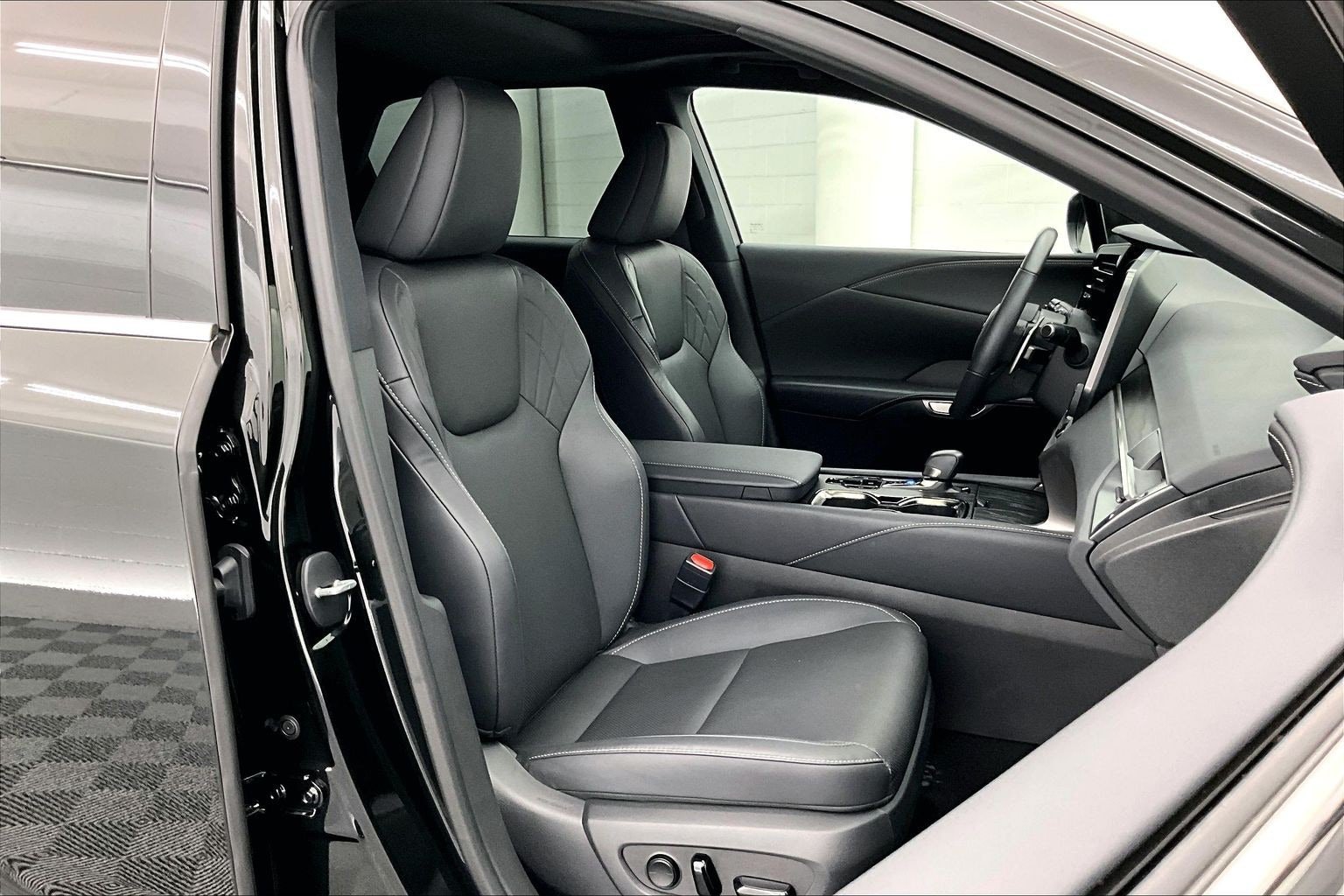 Used 2025 Lexus RX 350 Premium w/ Convenience Package FWD image 6