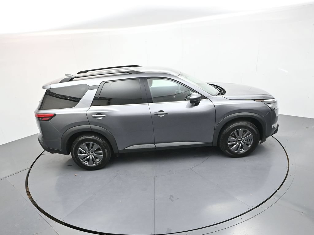 Used 2025 Nissan Pathfinder SV FWD image 32