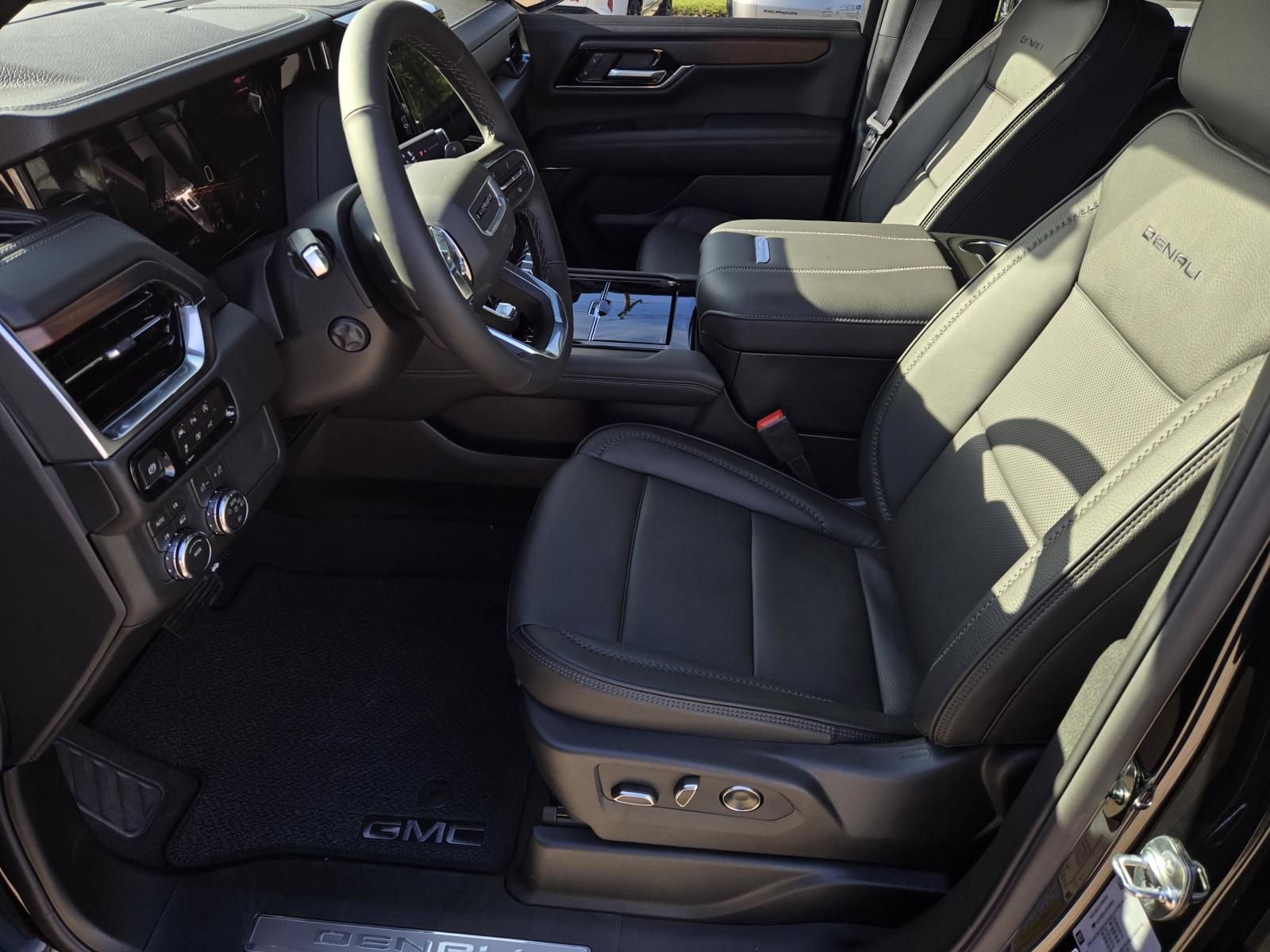 New 2026 GMC Yukon Denali w/ Sun & Power Step Package AWD/4WD image 8