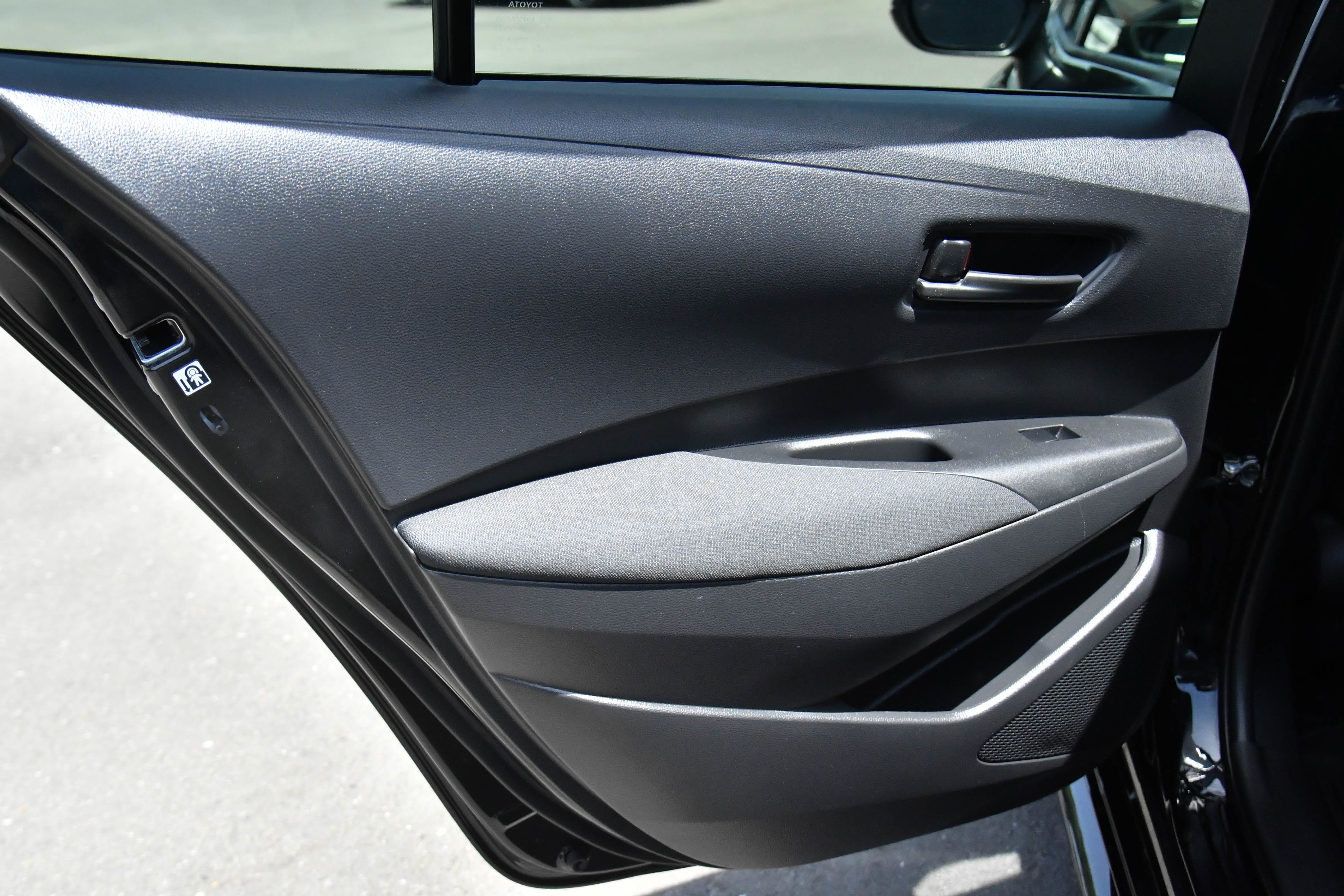 Used 2025 Toyota Corolla LE w/ Convenience Package FWD image 34