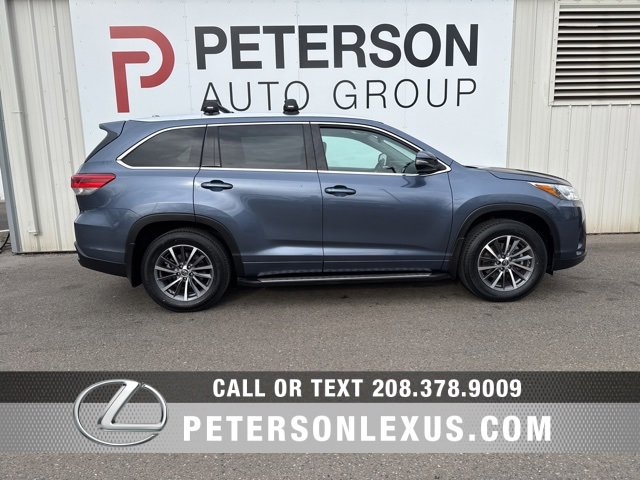 Used 2018 Toyota Highlander XLE image 2