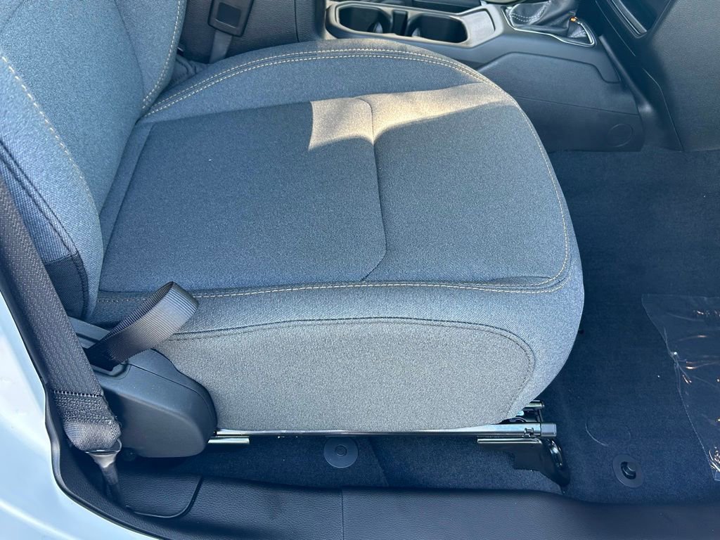 Used 2025 Jeep Wrangler Sport image 30