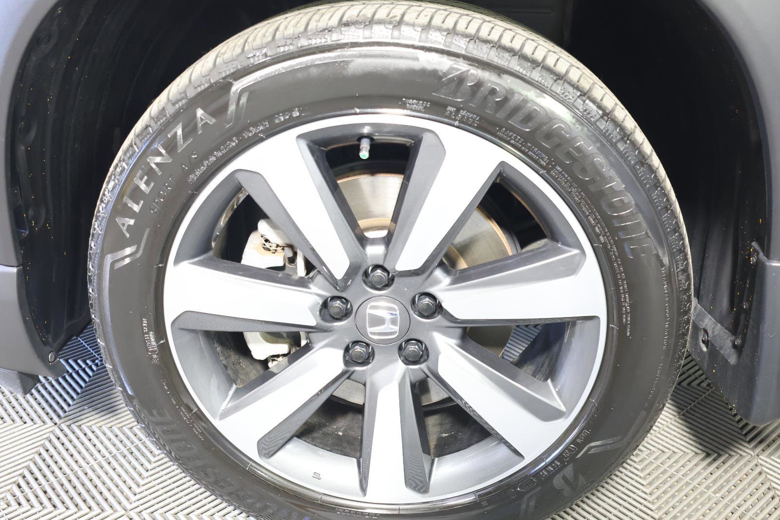 Used 2024 Honda Pilot Touring image 27