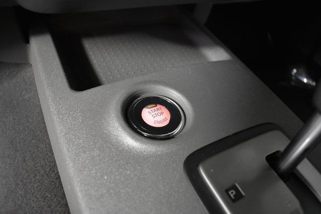 Used 2020 Nissan Frontier SV w/ Midnight Edition Floor Mats image 17