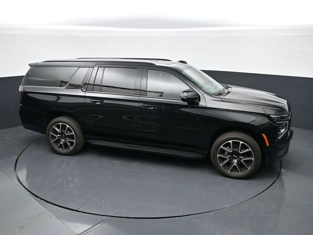 Used 2025 Chevrolet Suburban RST w/ Comfort Package AWD/4WD image 31