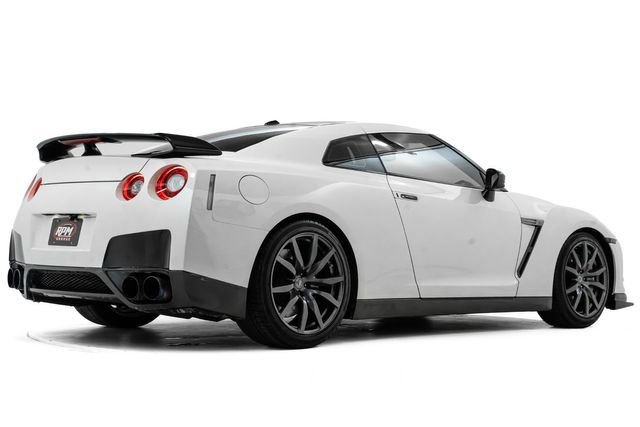 Used 2009 Nissan GT-R Premium image 4