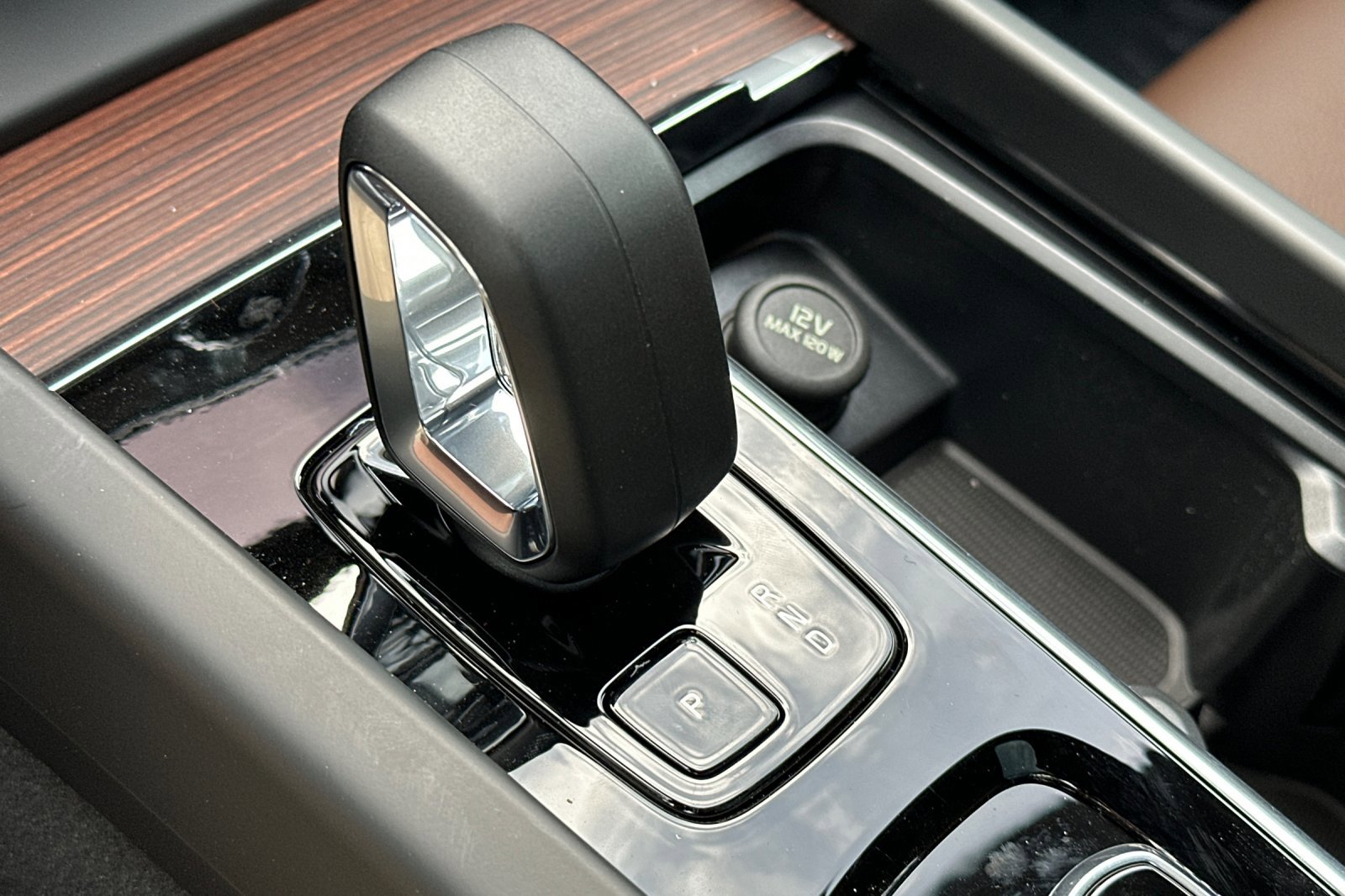 New 2026 Volvo V60 B5 Cross Country Plus w/ Climate Package image 19
