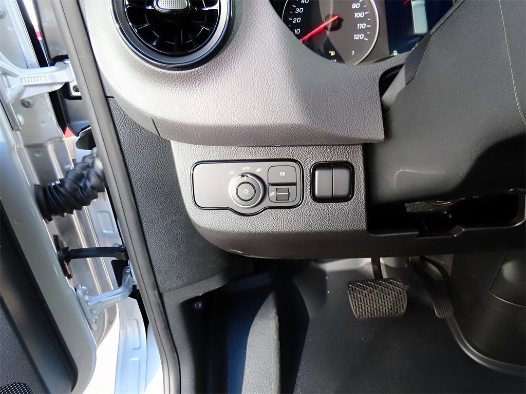 Used 2024 Mercedes-Benz Sprinter 2500 image 51