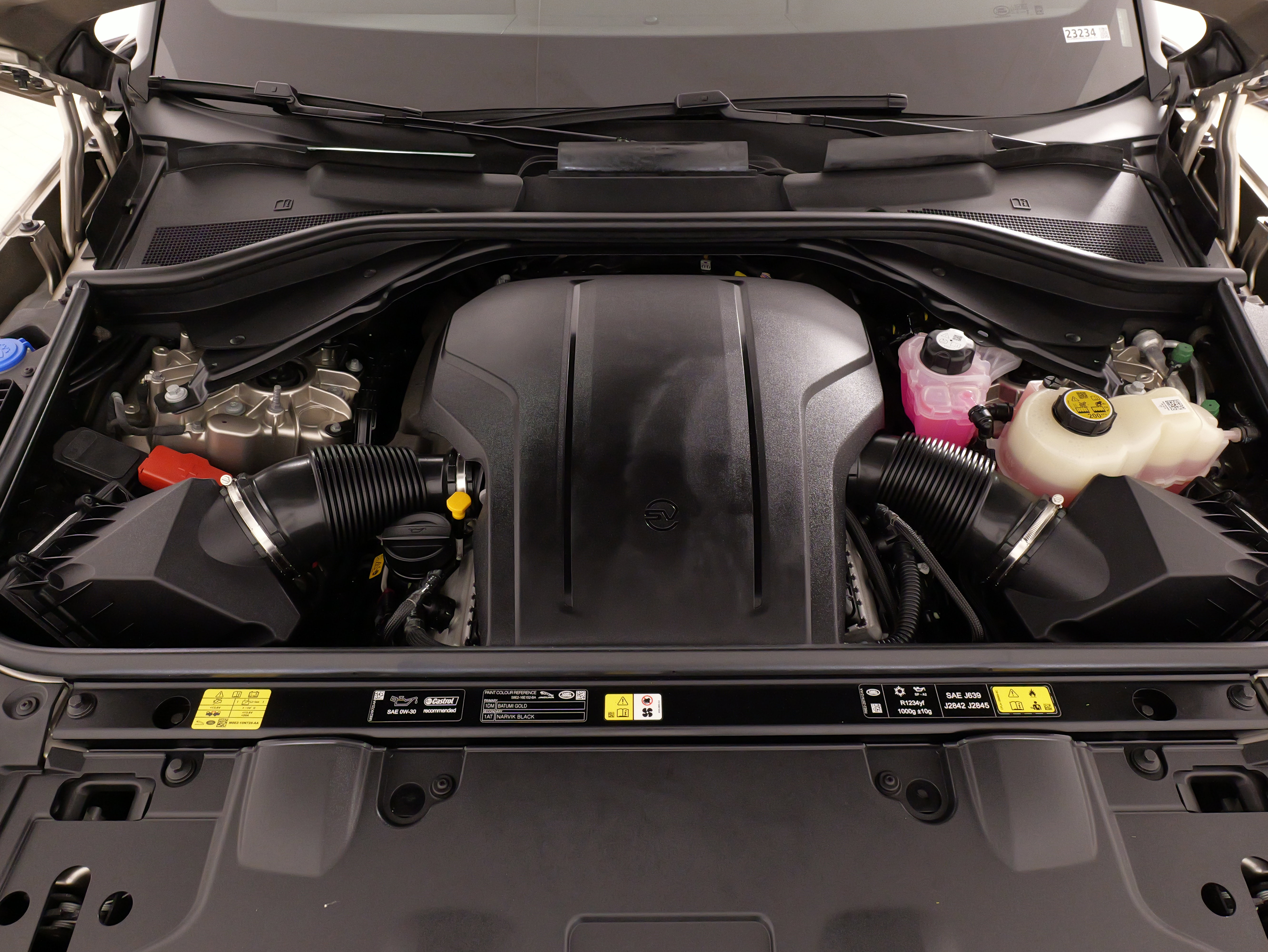 Used 2025 Land Rover Range Rover Long Wheelbase SE image 72