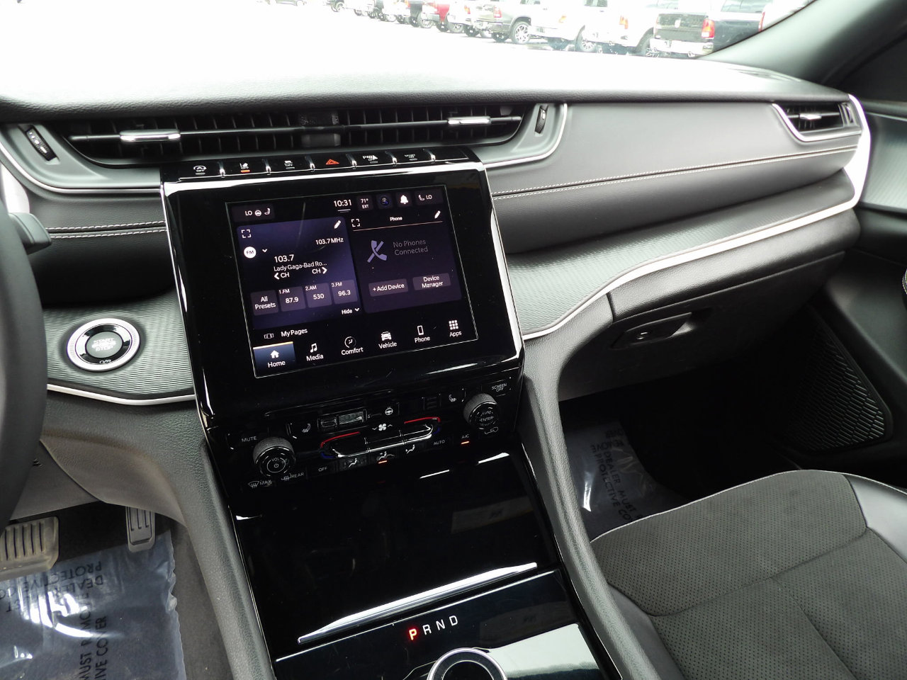 Used 2023 Jeep Grand Cherokee L Laredo image 17