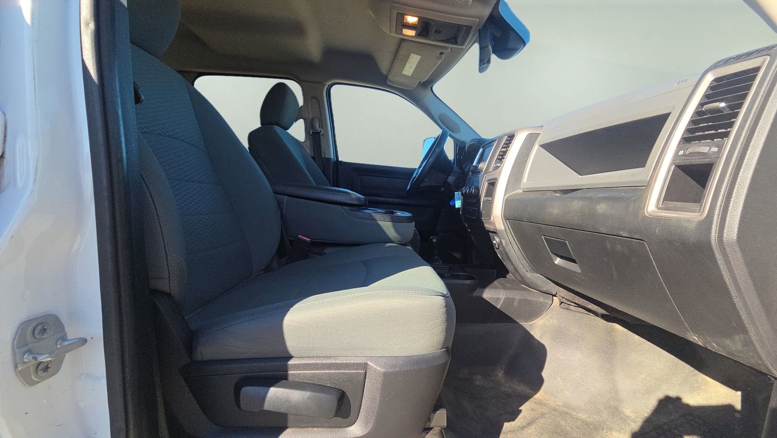 Used 2016 RAM 3500 Tradesman w/ Popular Equipment Group image 13