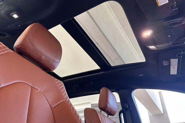 New 2026 Chrysler Pacifica Pinnacle image 16