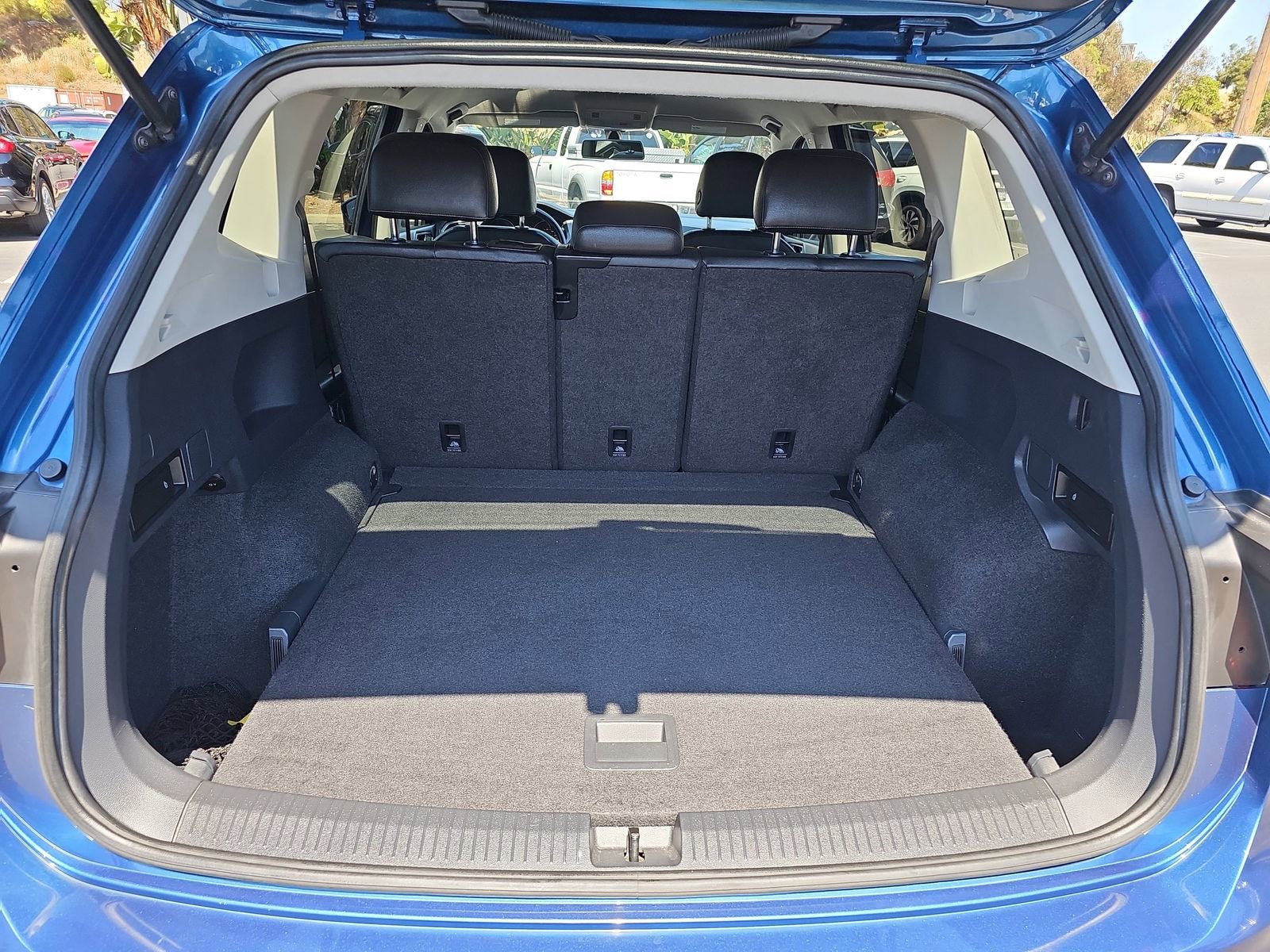 Used 2018 Volkswagen Tiguan SE AWD/4WD image 12