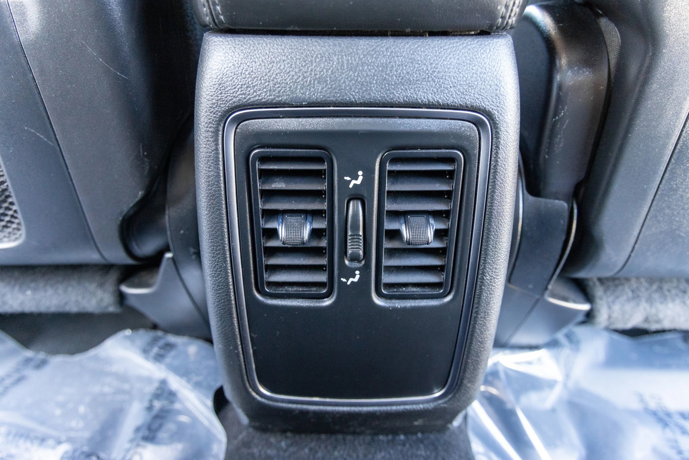 Used 2020 Dodge Durango SXT w/ 3rd Row Seating Group image 35