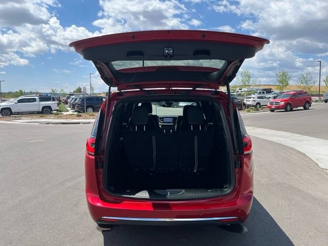 New 2026 Chrysler Pacifica Select AWD/4WD image 24