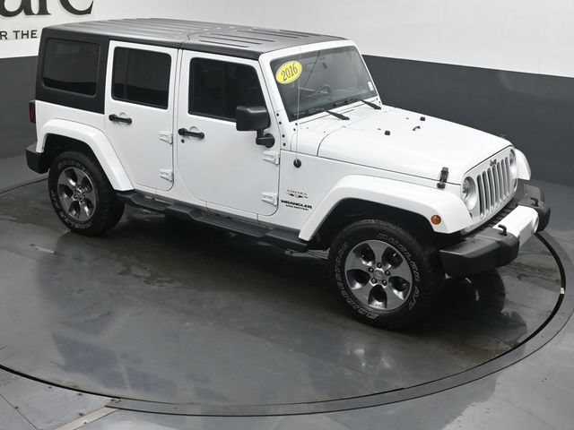 Used 2016 Jeep Wrangler Unlimited Sahara w/ Connectivity Group AWD/4WD image 46