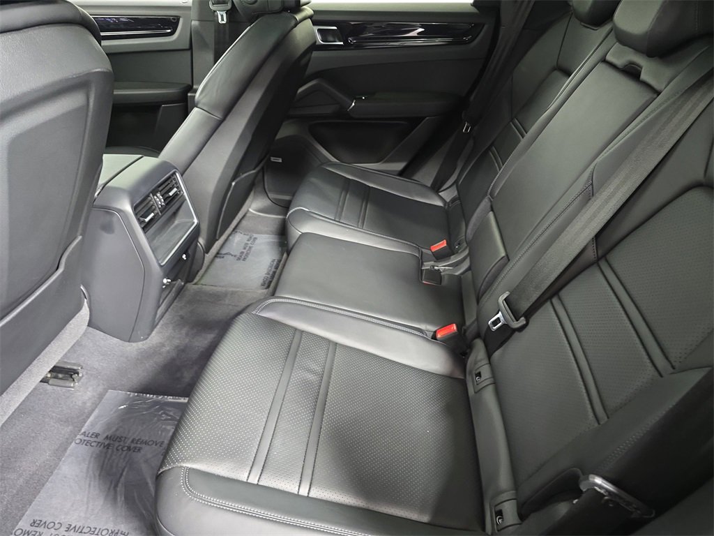 Certified 2021 Porsche Cayenne Coupe image 24