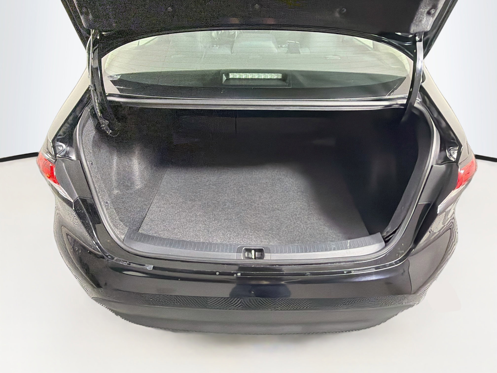 Used 2025 Toyota Corolla LE FWD image 28