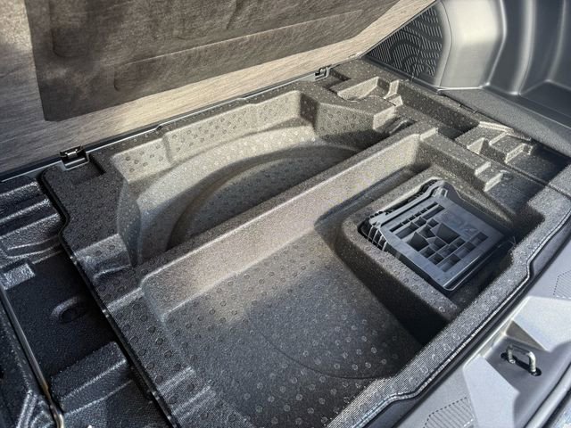 Used 2025 Subaru Forester Premium image 32