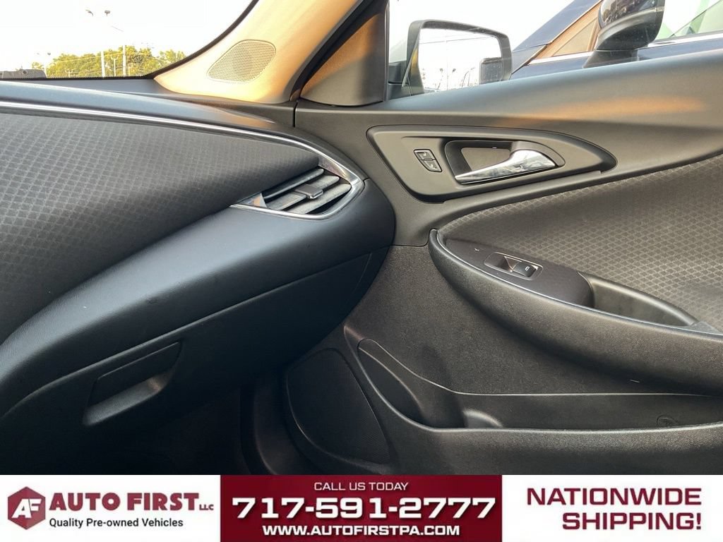 Used 2018 Chevrolet Malibu LT FWD image 22