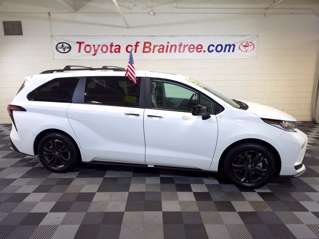 Certified 2025 Toyota Sienna XSE w/ XSE Plus Package