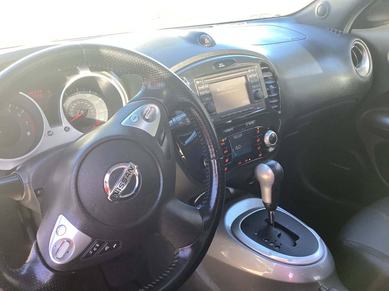 Used 2014 Nissan Juke SL FWD image 11