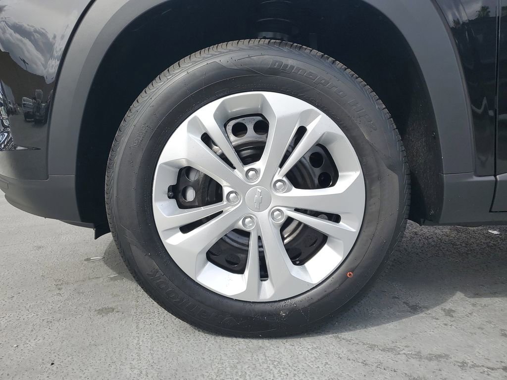 New 2026 Chevrolet Trax LS image 6