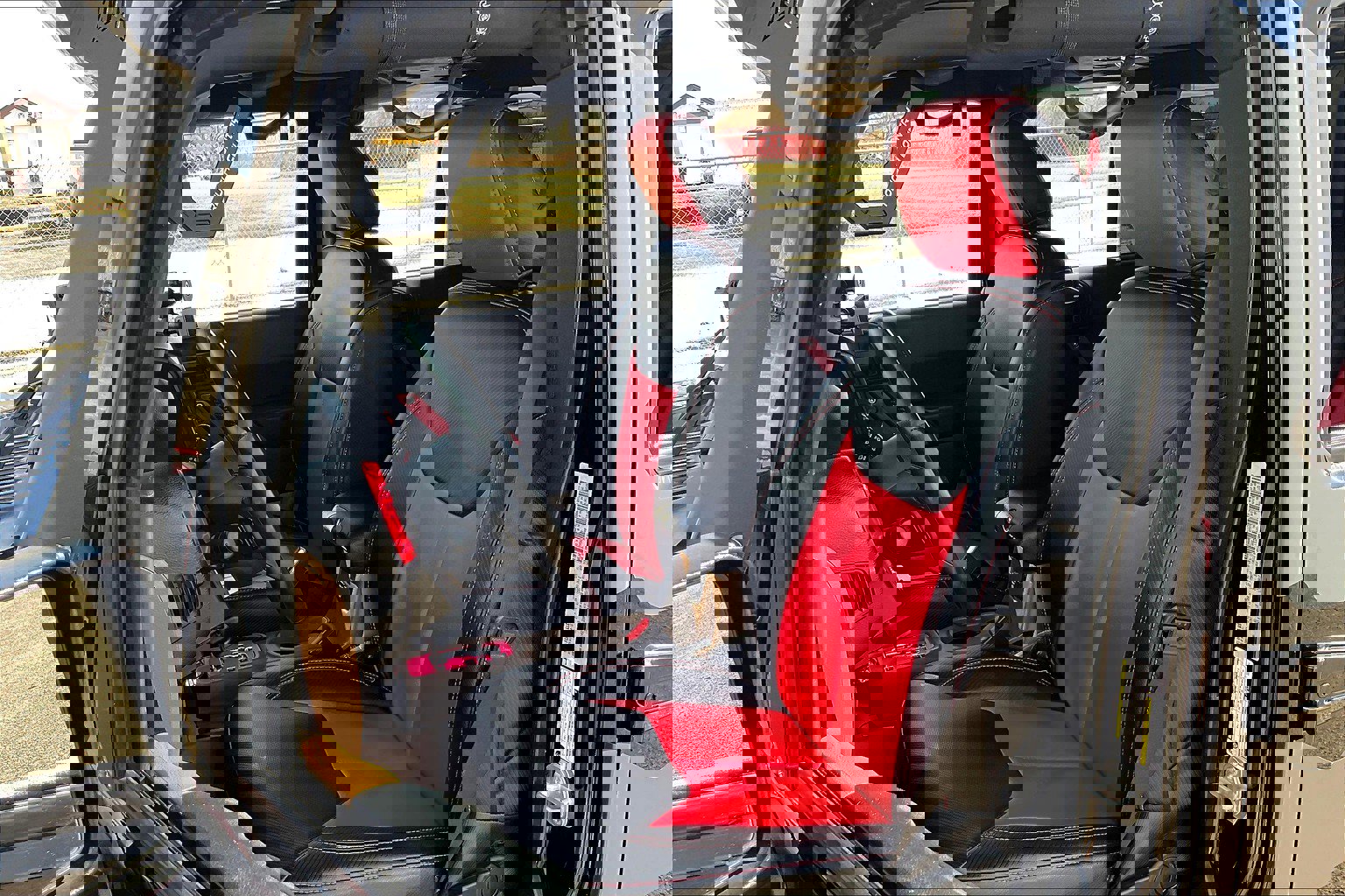 Used 2016 Jeep Wrangler Unlimited Rubicon w/ Connectivity Group image 16