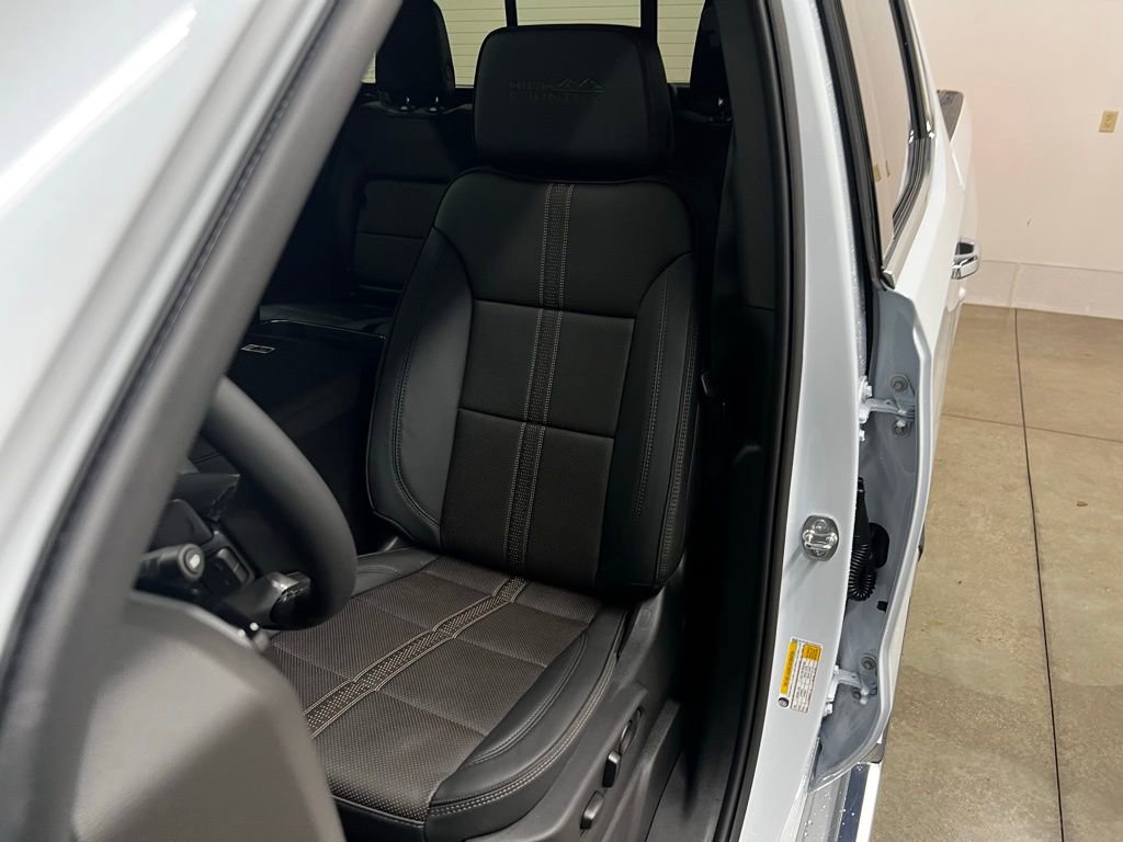 New 2026 Chevrolet Silverado 1500 High Country w/ Technology Package image 32