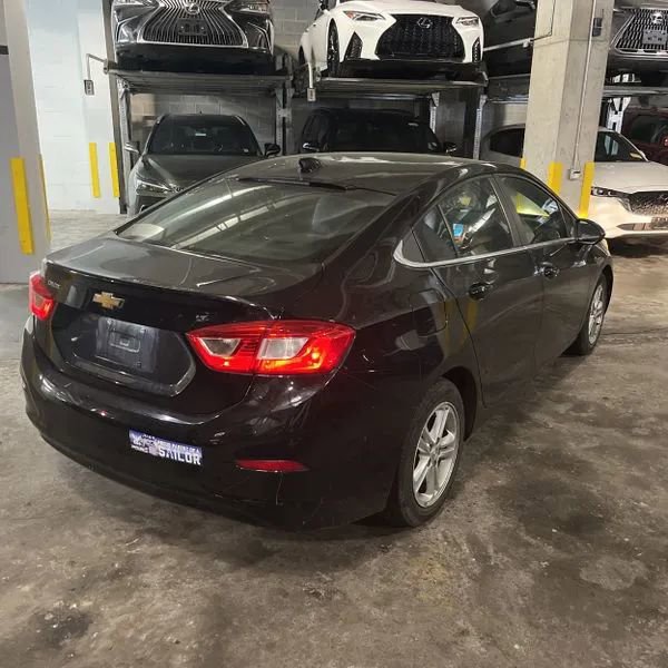 Used 2017 Chevrolet Cruze LT w/ Convenience Package image 2