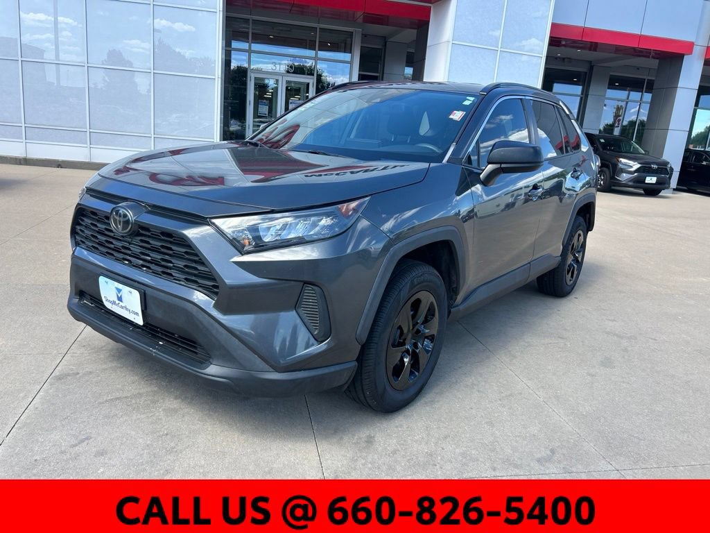 Used 2020 Toyota RAV4 LE FWD image 3