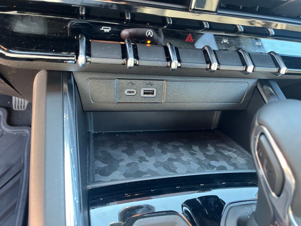 Used 2026 GMC Canyon Elevation w/ Convenience Package image 29