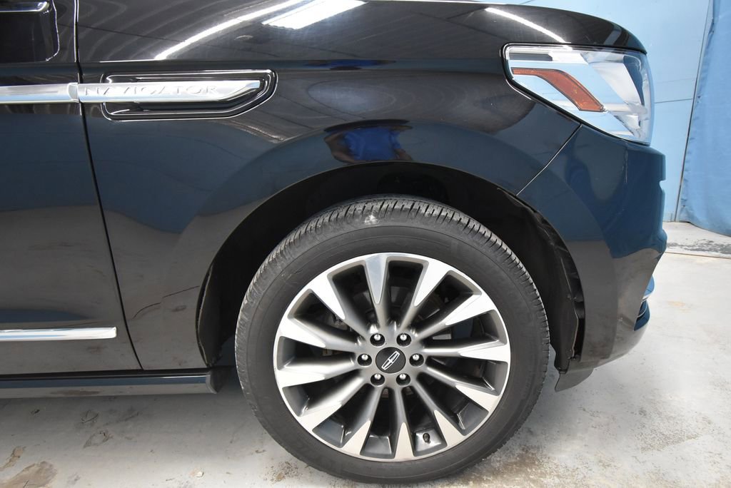 Used 2019 Lincoln Navigator Select AWD/4WD image 40