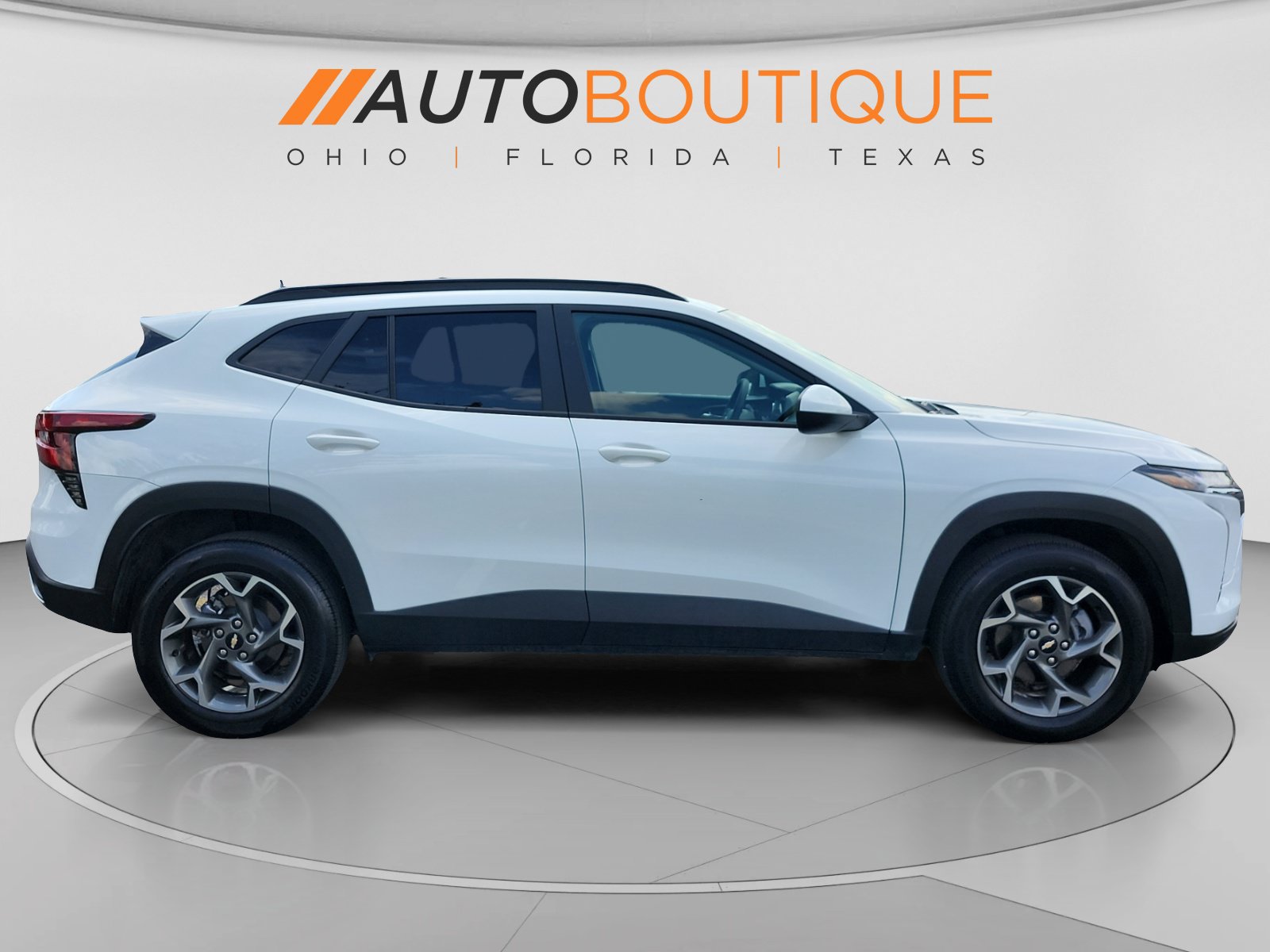 Used 2026 Chevrolet Trax LT FWD image 7